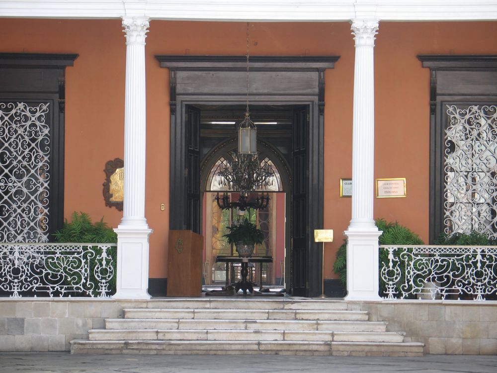 Entry court