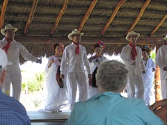 Folklorica dancers