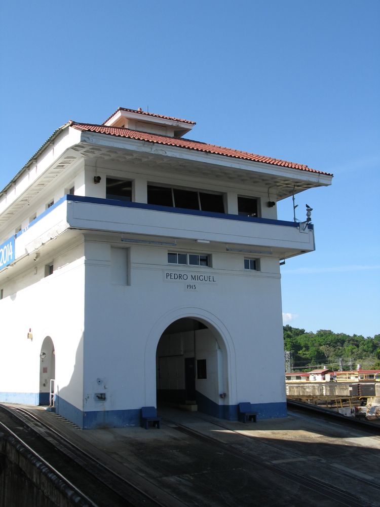 Pedro Miguel lock