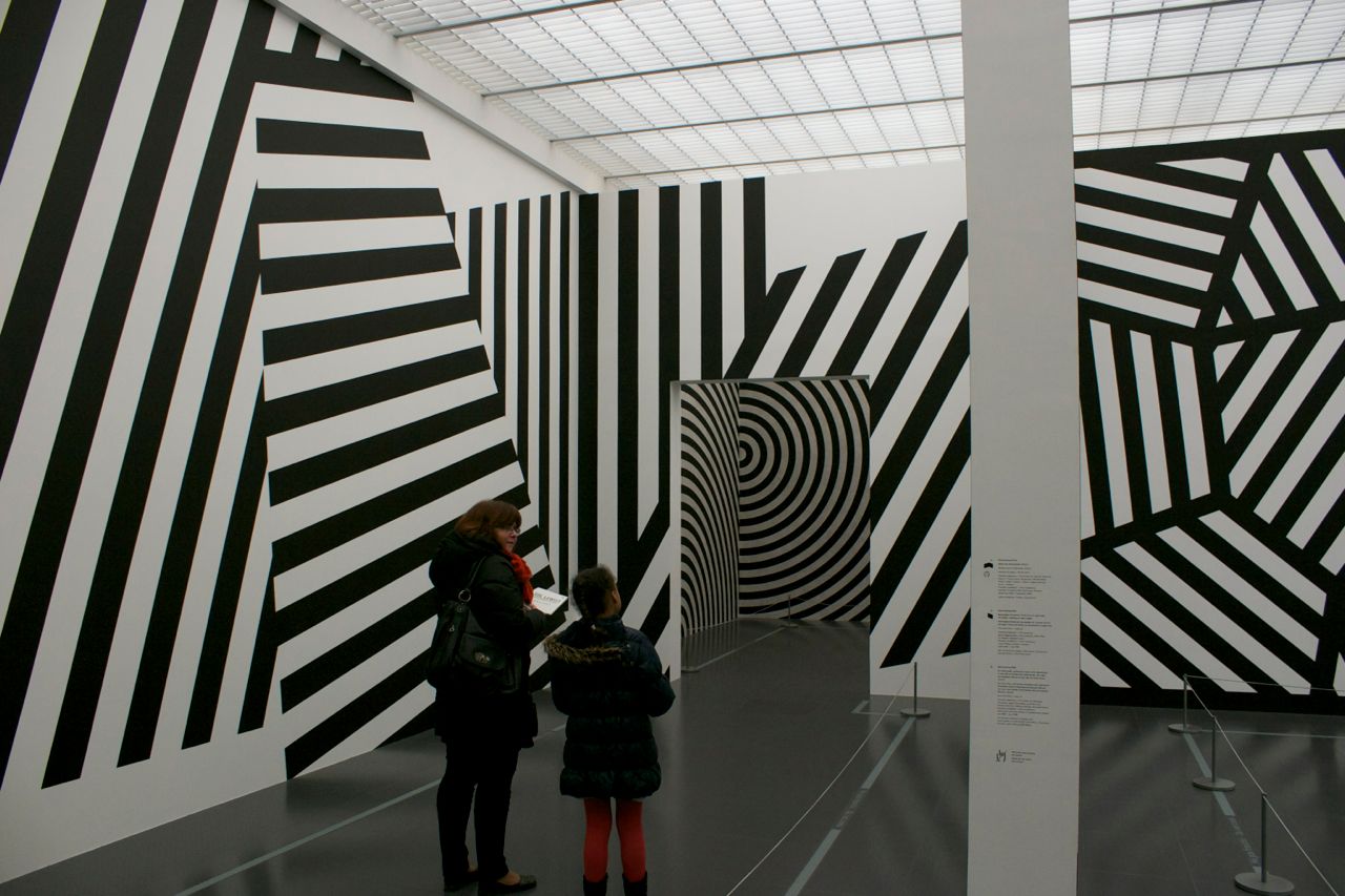 Metz: Centre Pompidou-Metz -- Sol Lewitt wall drawing exhibit